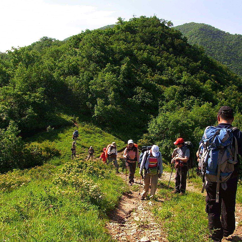 穿越名山旅行式主题团建